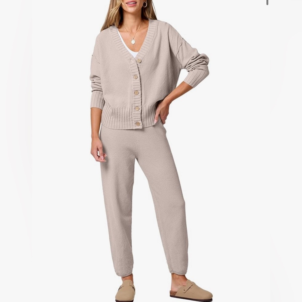 NWT Lounge Set